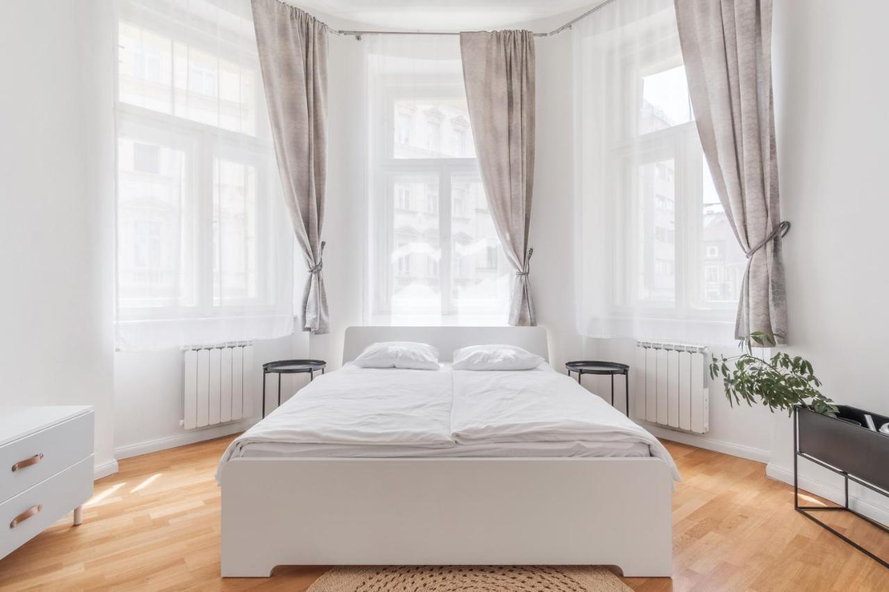Luminous Apartment For 2 Near Wenceslas Square By Prague Days Екстериор снимка