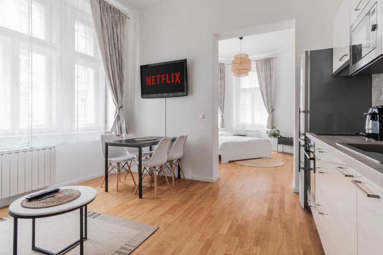 Luminous Apartment For 2 Near Wenceslas Square By Prague Days Екстериор снимка